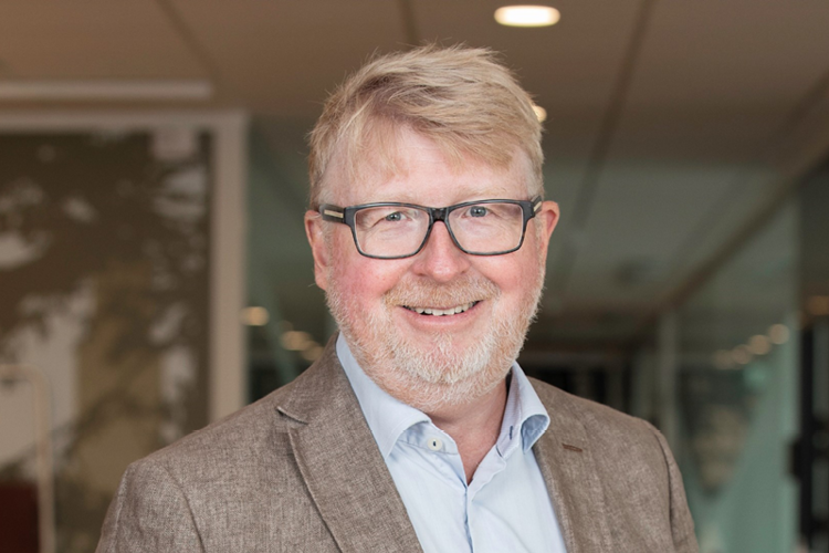 per elvin 750 500.png